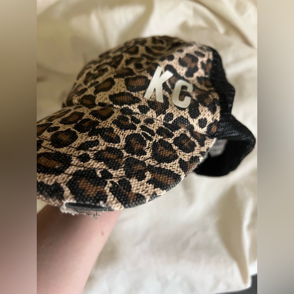 Leopard Print Mesh Cap - Picture 4 of 6